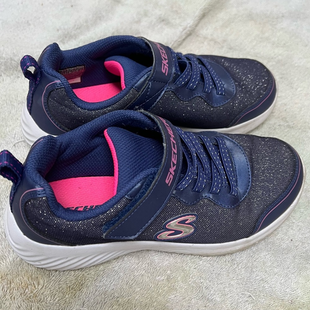 Skechers girl’s shoes